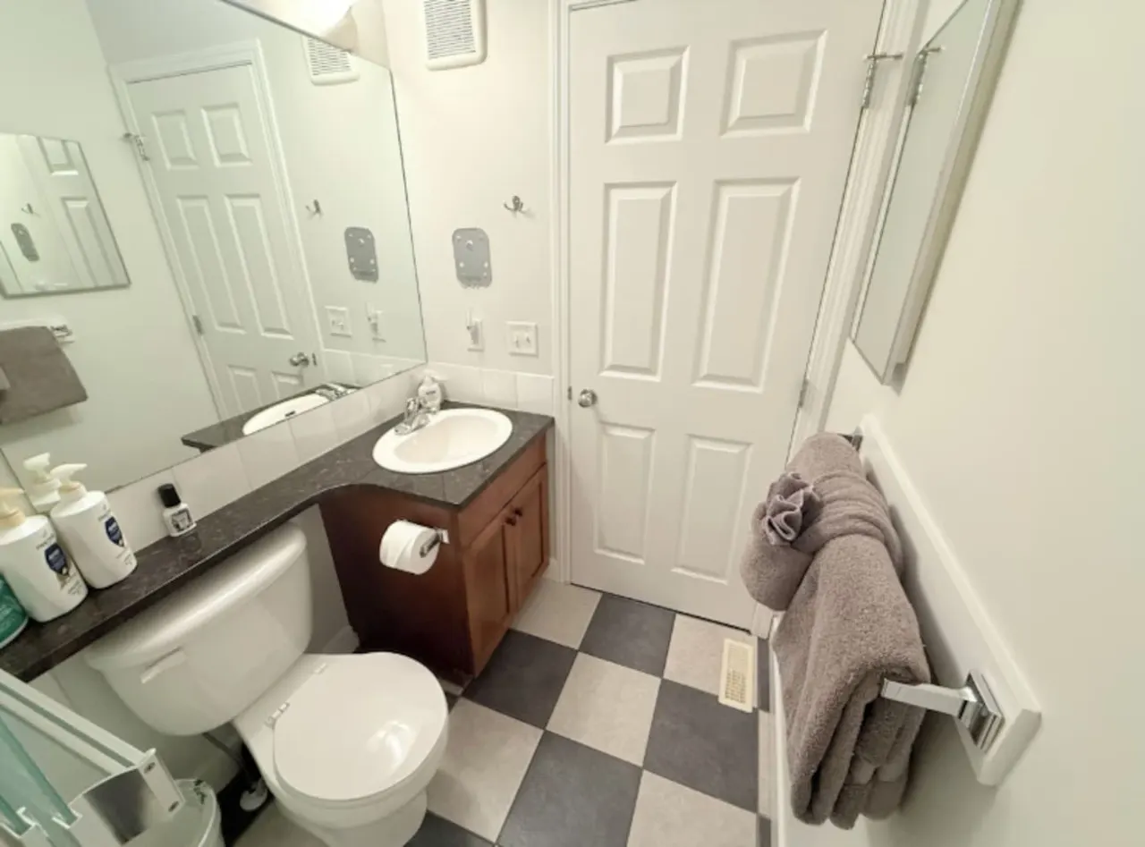 Premium 2-Bedroom Townhouse+ Mountain Views 17