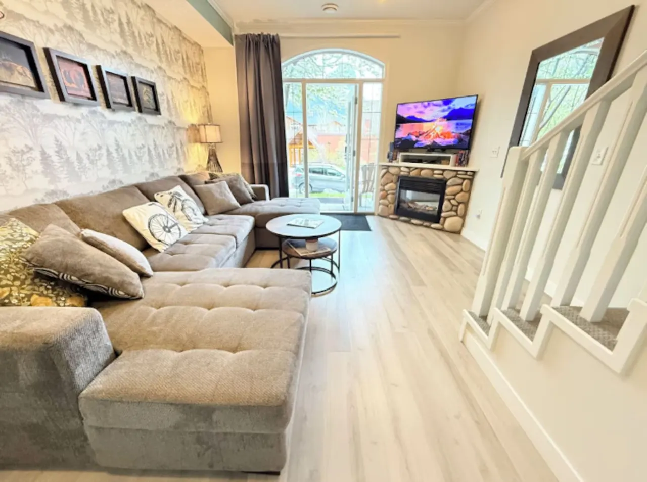 Premium 2-Bedroom Townhouse+ Mountain Views 4