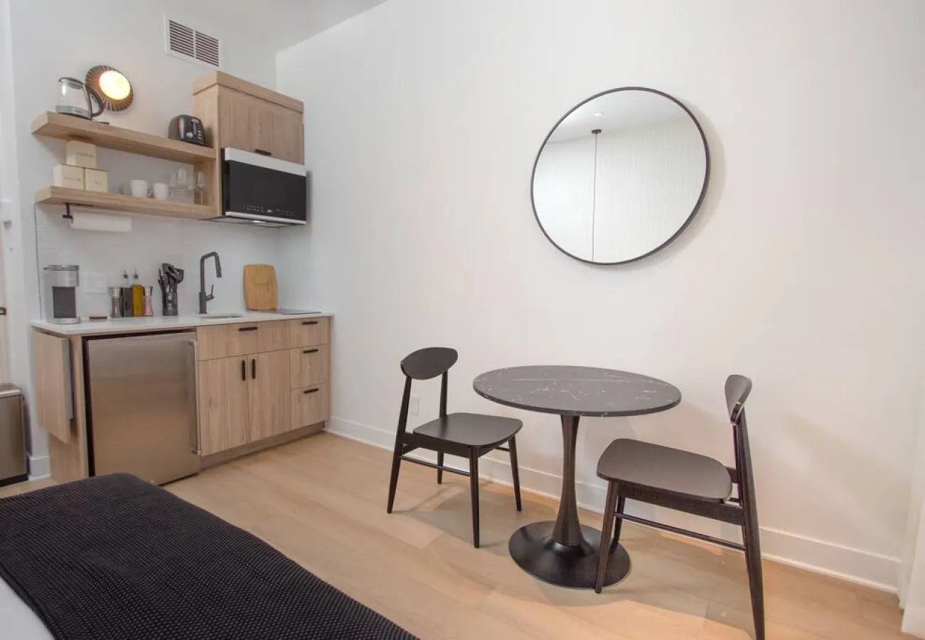 Studio11/Plateau/St-Denis/Terraces/SelfCheck-In/AC 2
