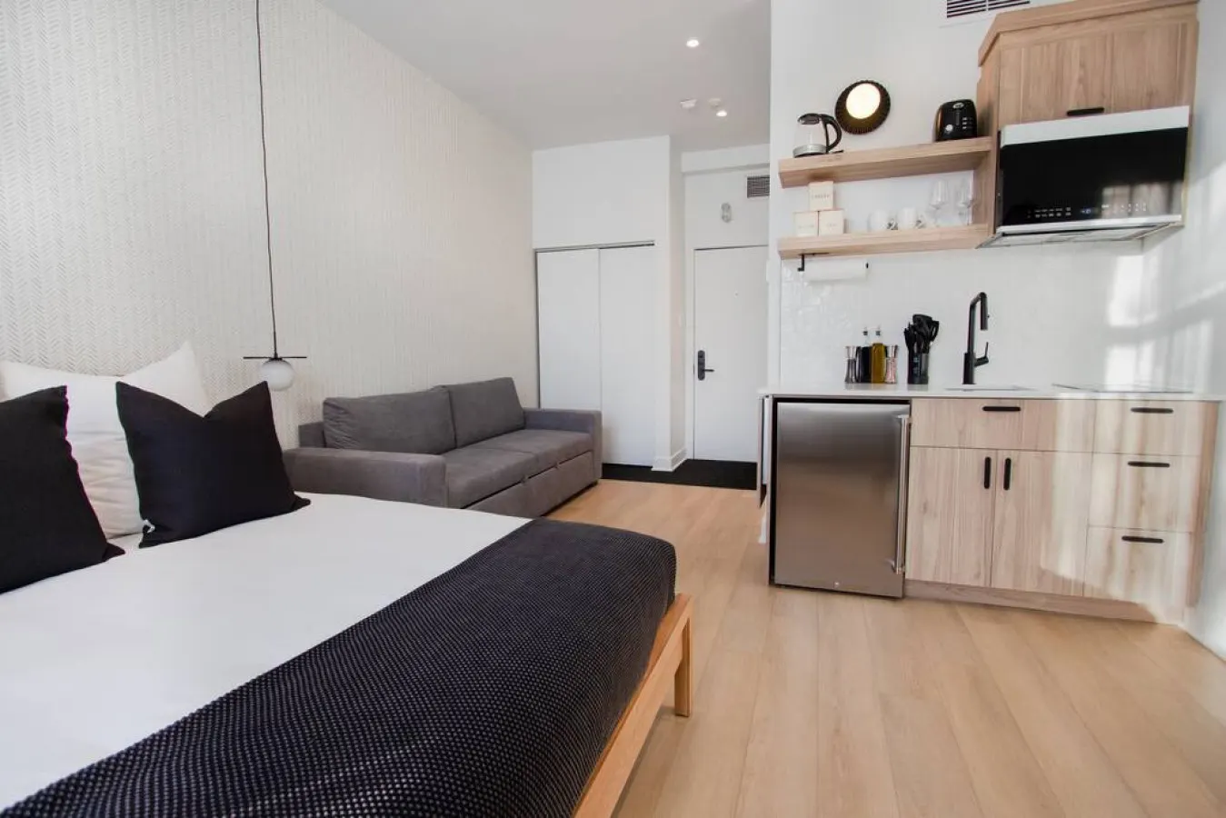 Studio11/Plateau/St-Denis/Terraces/SelfCheck-In/AC 9