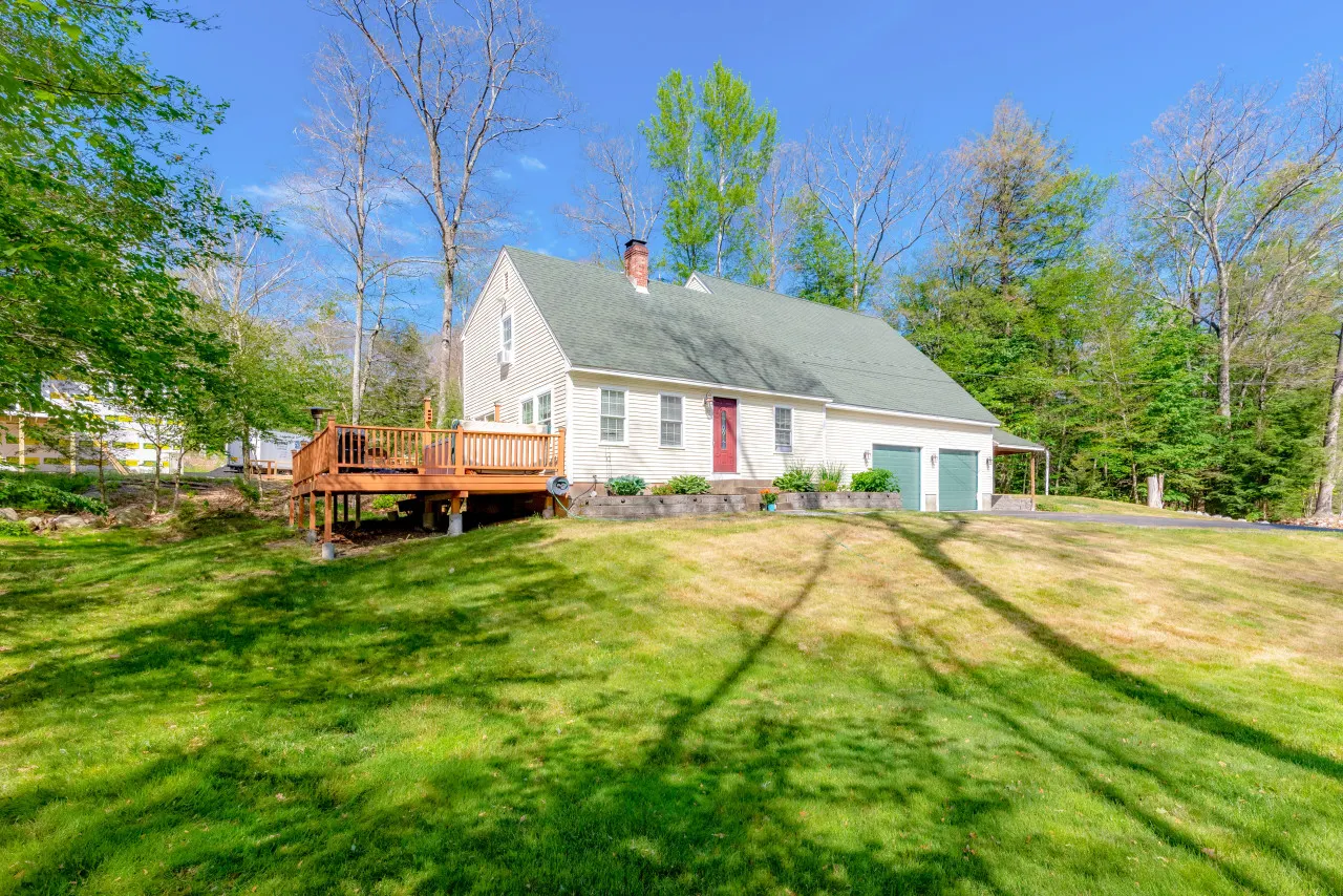 Hot Tub Haven: Dog-Friendly Retreat 9