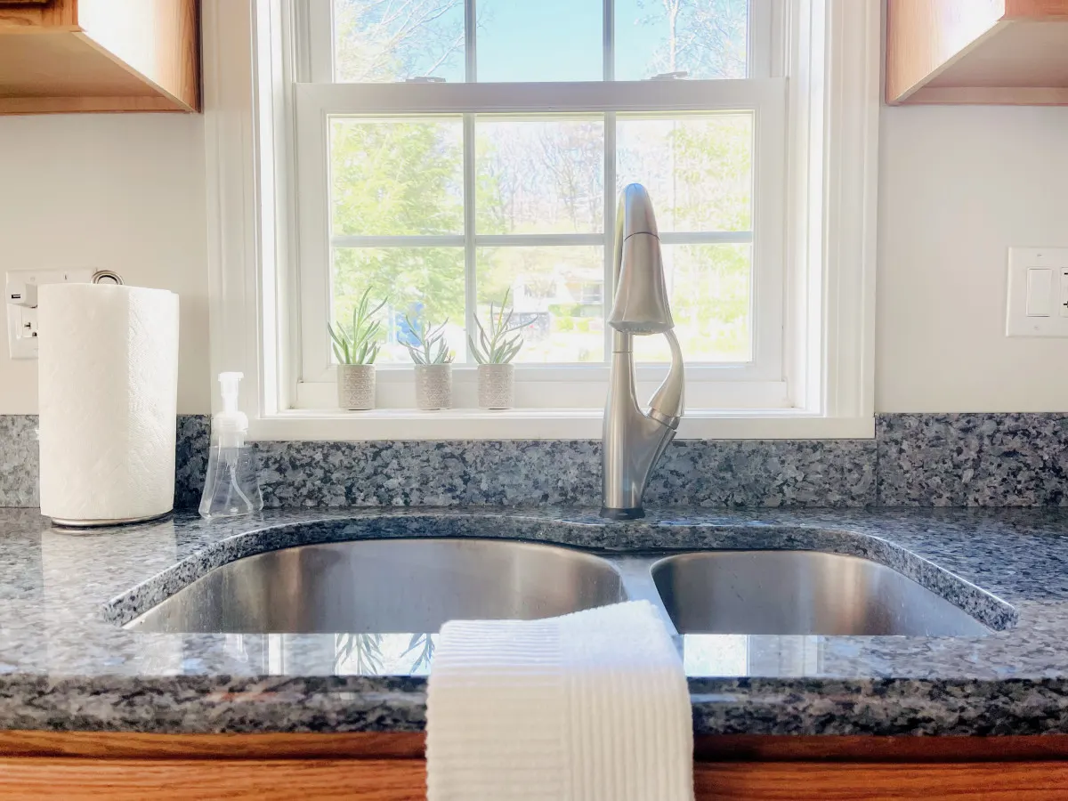 Hot Tub Haven: Dog-Friendly Retreat 19