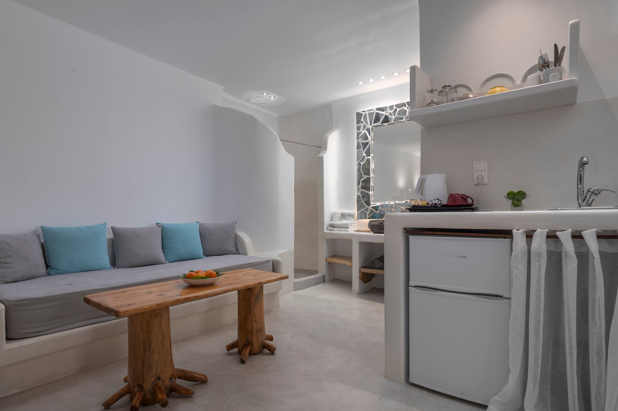 Comfort Suite Ground Floor | Flaskos Suites 8
