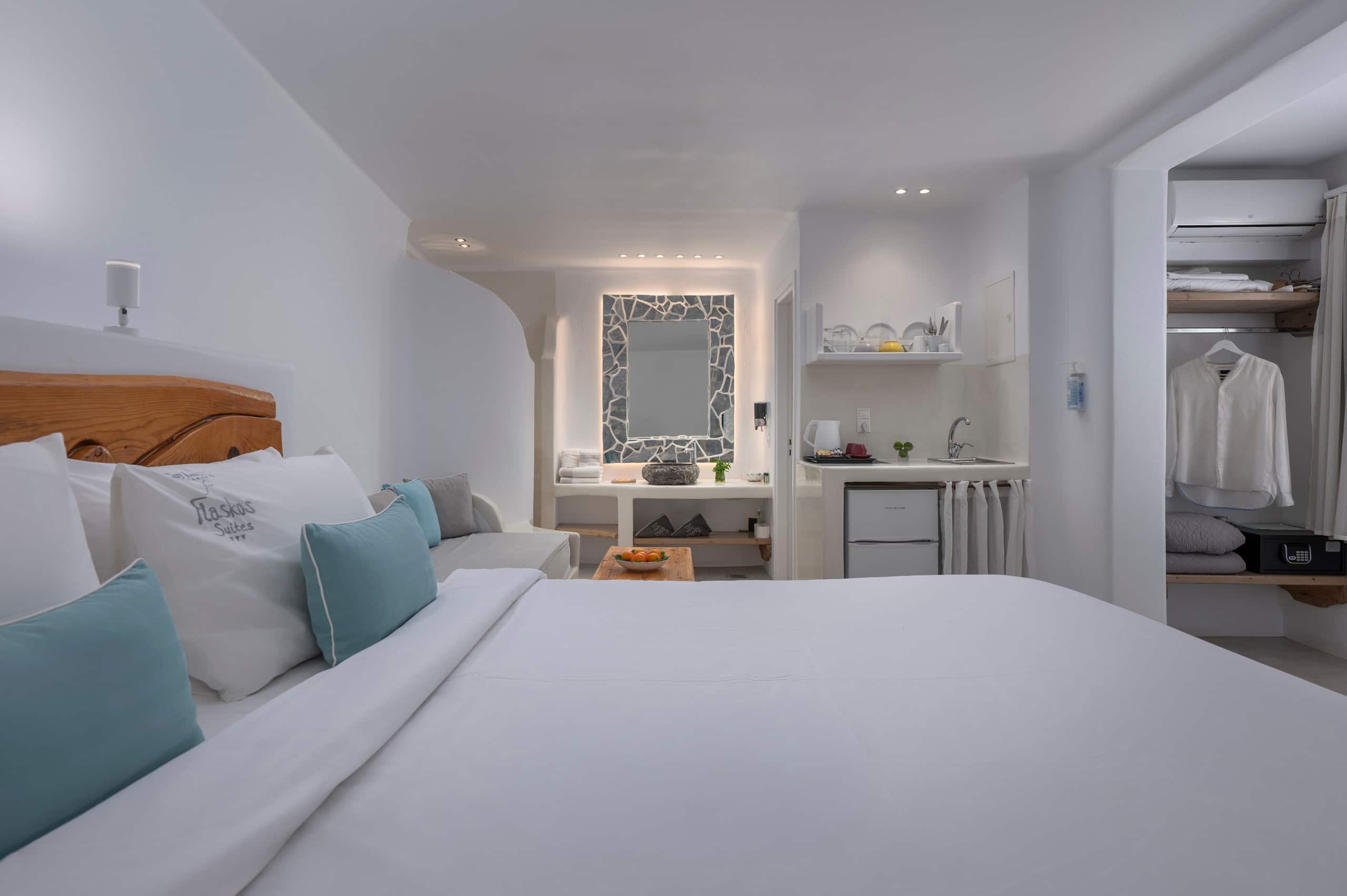 Comfort Suite Ground Floor | Flaskos Suites — photo 5