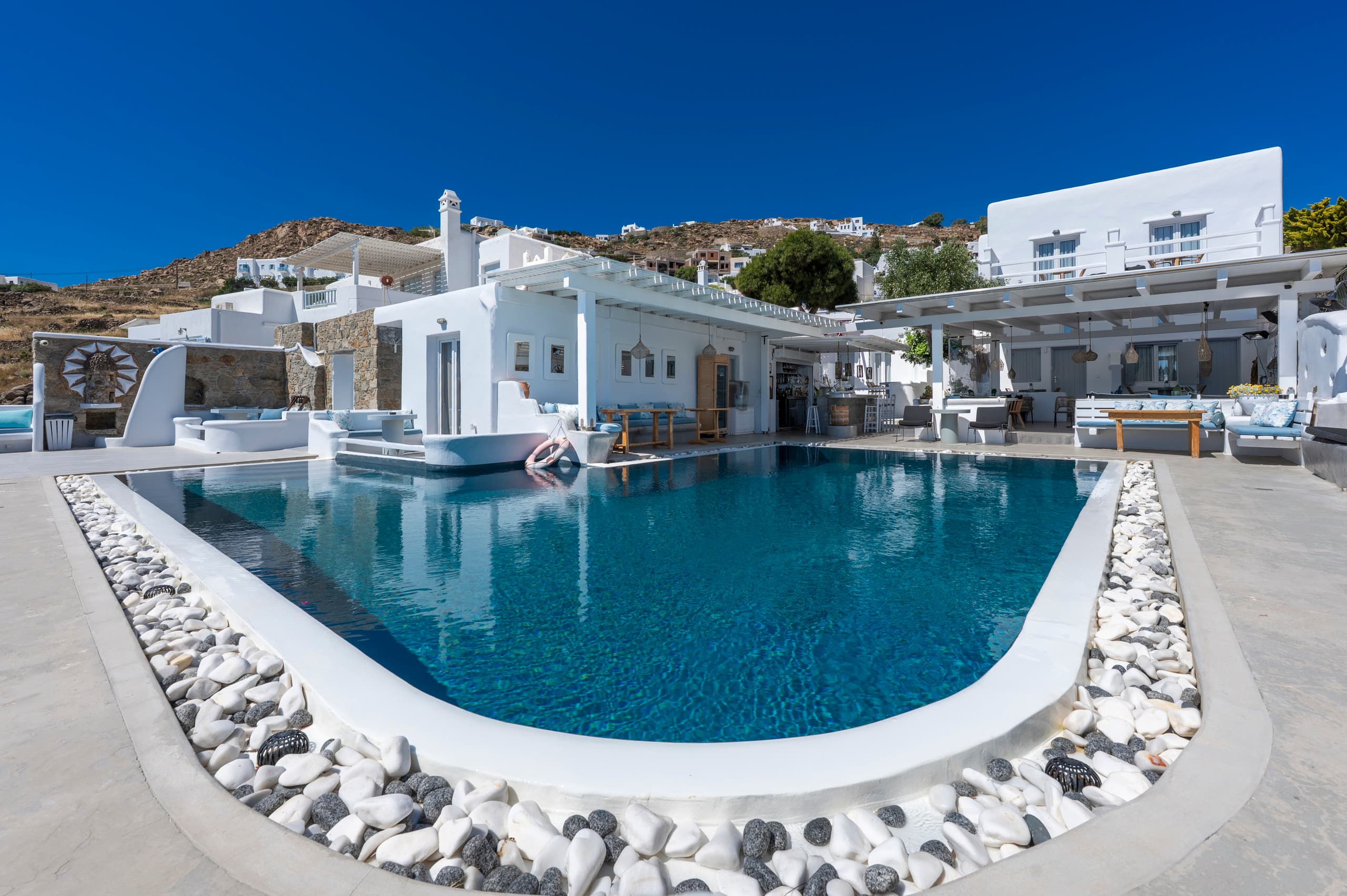 Comfort Suite Ground Floor | Flaskos Suites 25