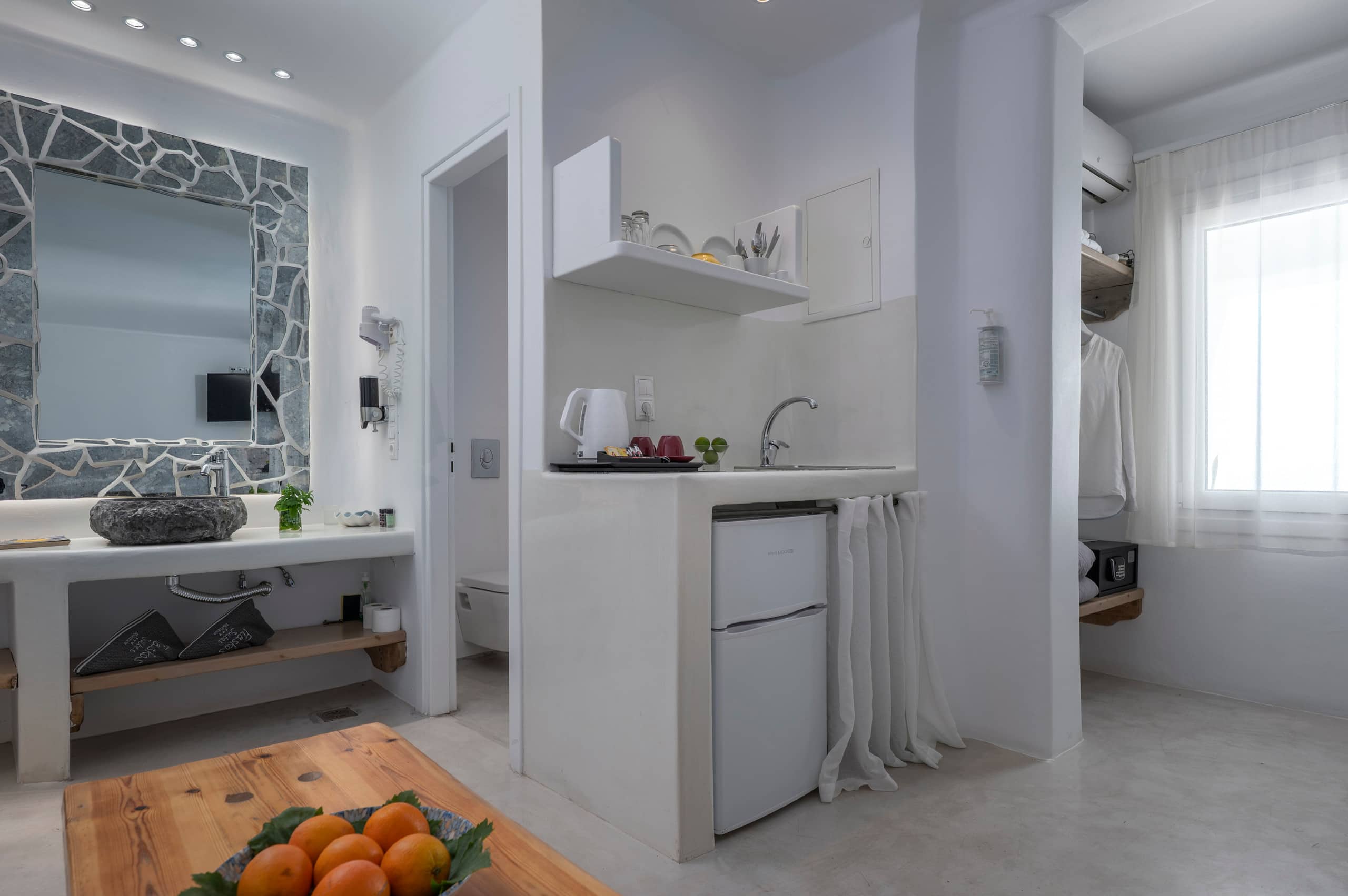 Comfort Suite Ground Floor | Flaskos Suites 9