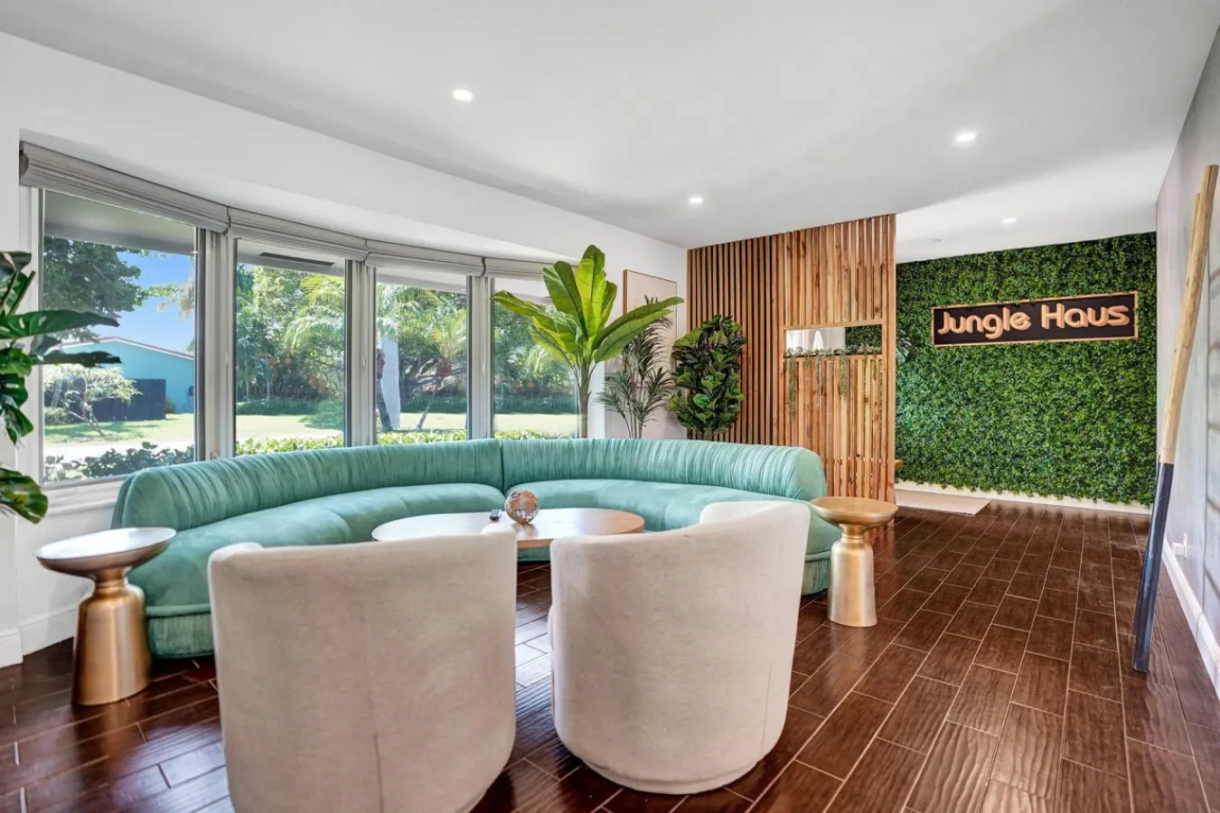 Monthly - Jungle Haus - Family Beach Home 9