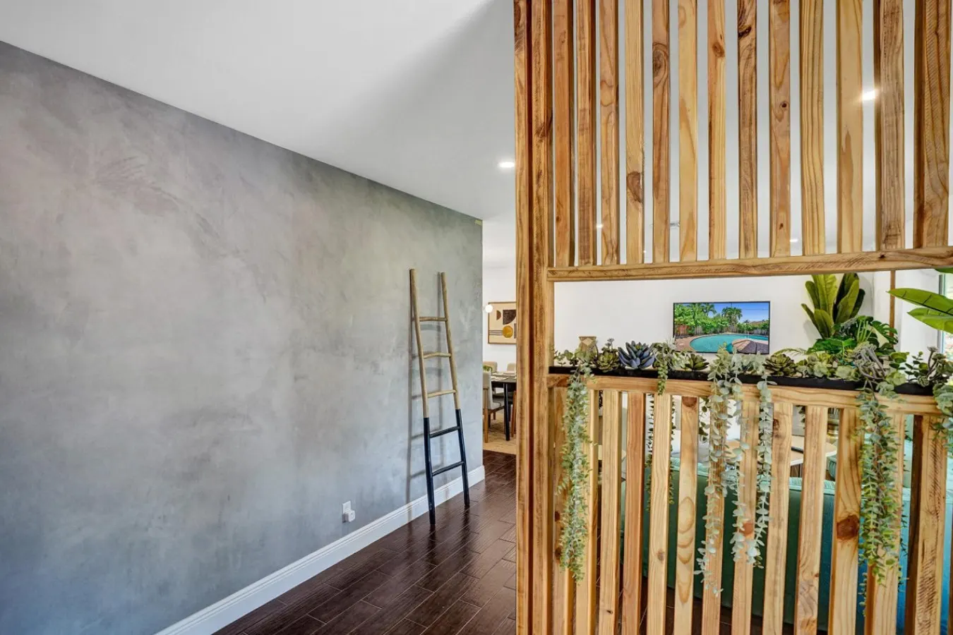 Monthly - Jungle Haus - Family Beach Home 7