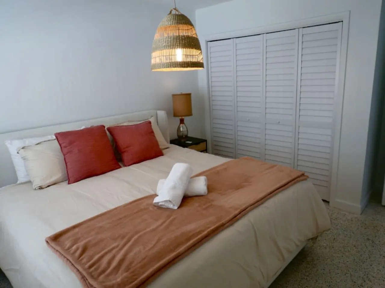 2BR Near Brickell - Free Parking - King Bed 6