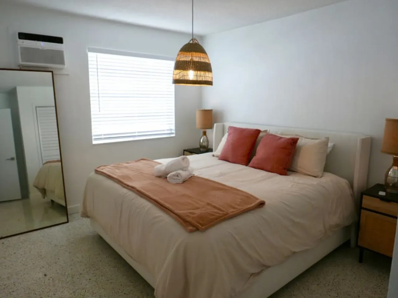 2BR Near Brickell - Free Parking - King Bed 7