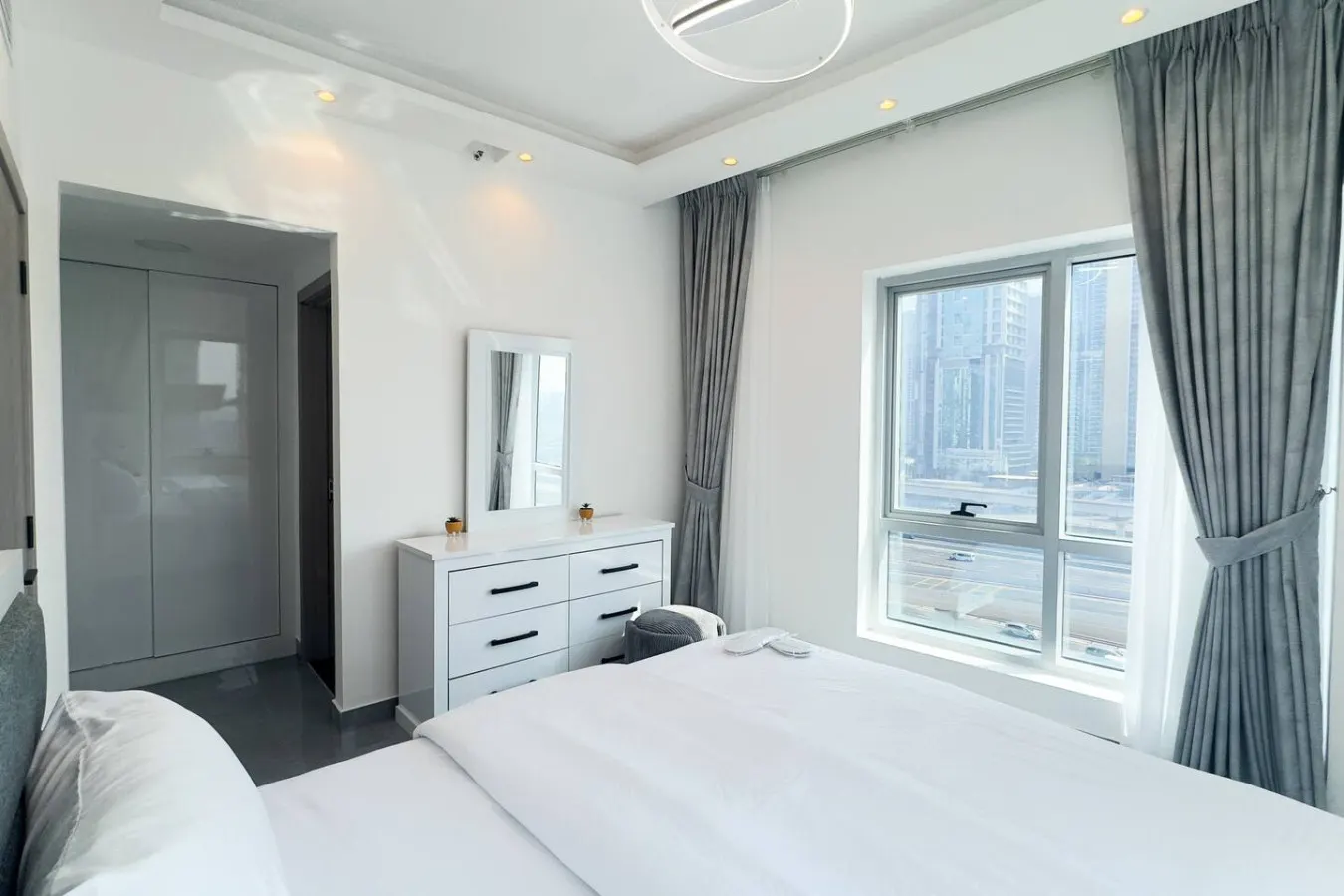 Dubai Marina - Cozy 2BHK Apartment 10