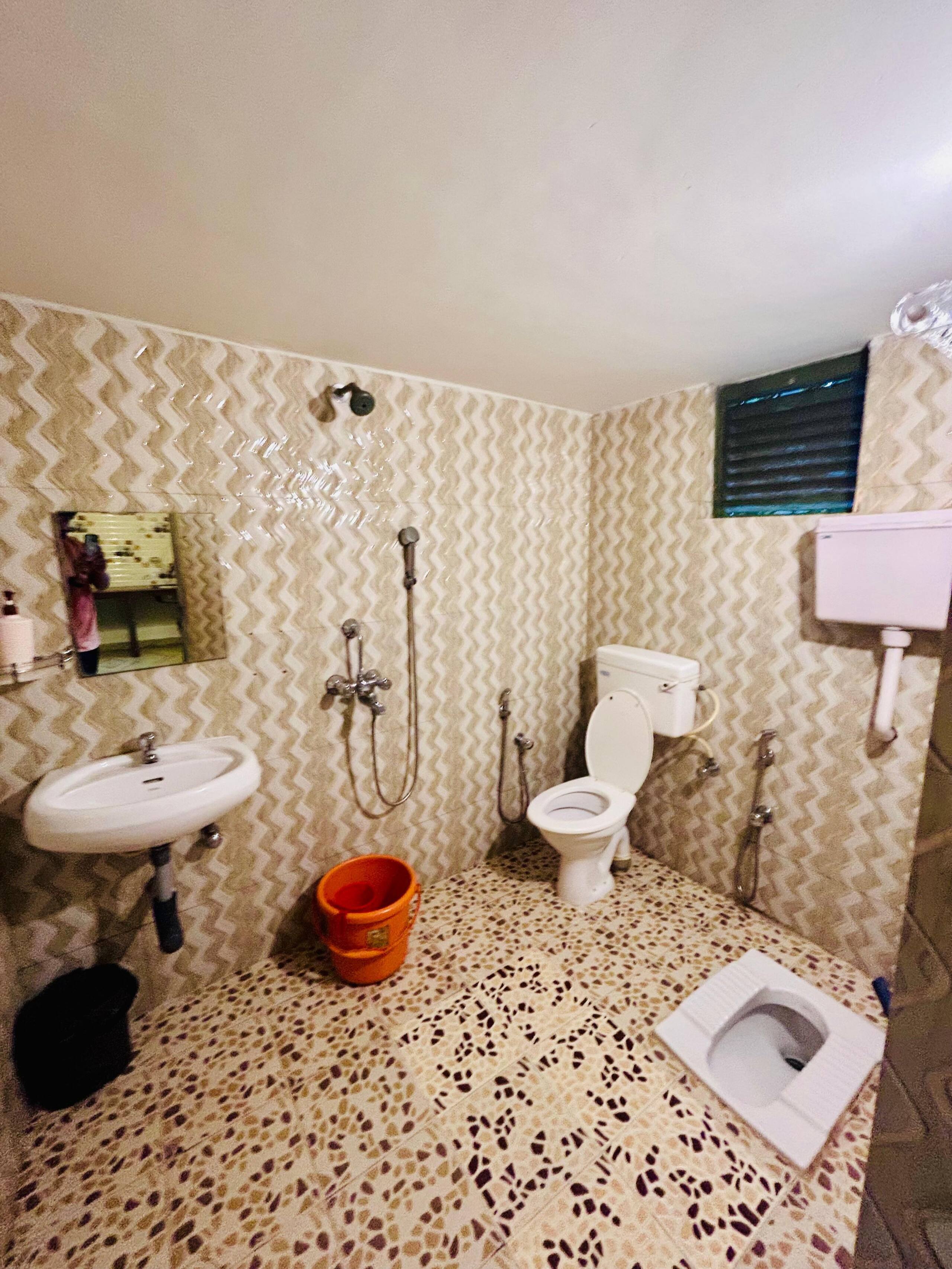 Spacious Private 2BHK Goan home + Garden Nr Beach 23