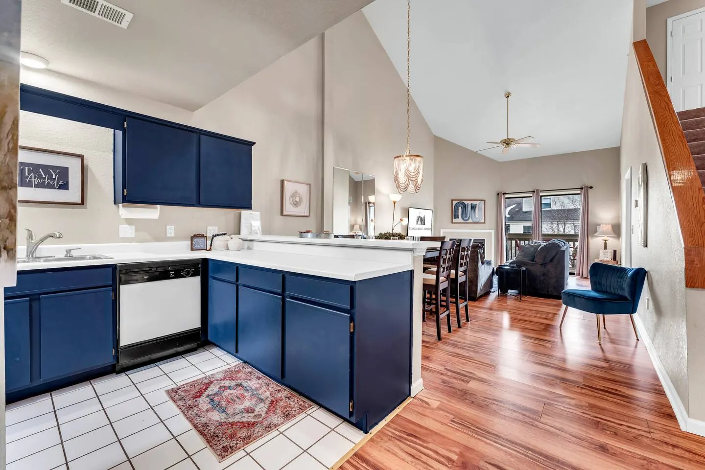 Indoor Pool/Hot tub, Pickleball, Golf and Lake! - Apartment 2