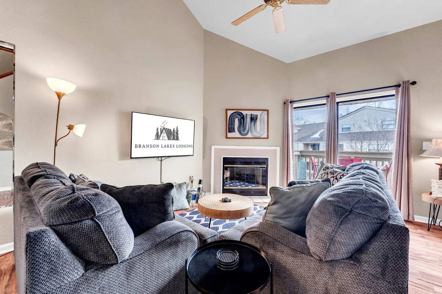 Indoor Pool/Hot tub, Pickleball, Golf and Lake! - Apartment 9