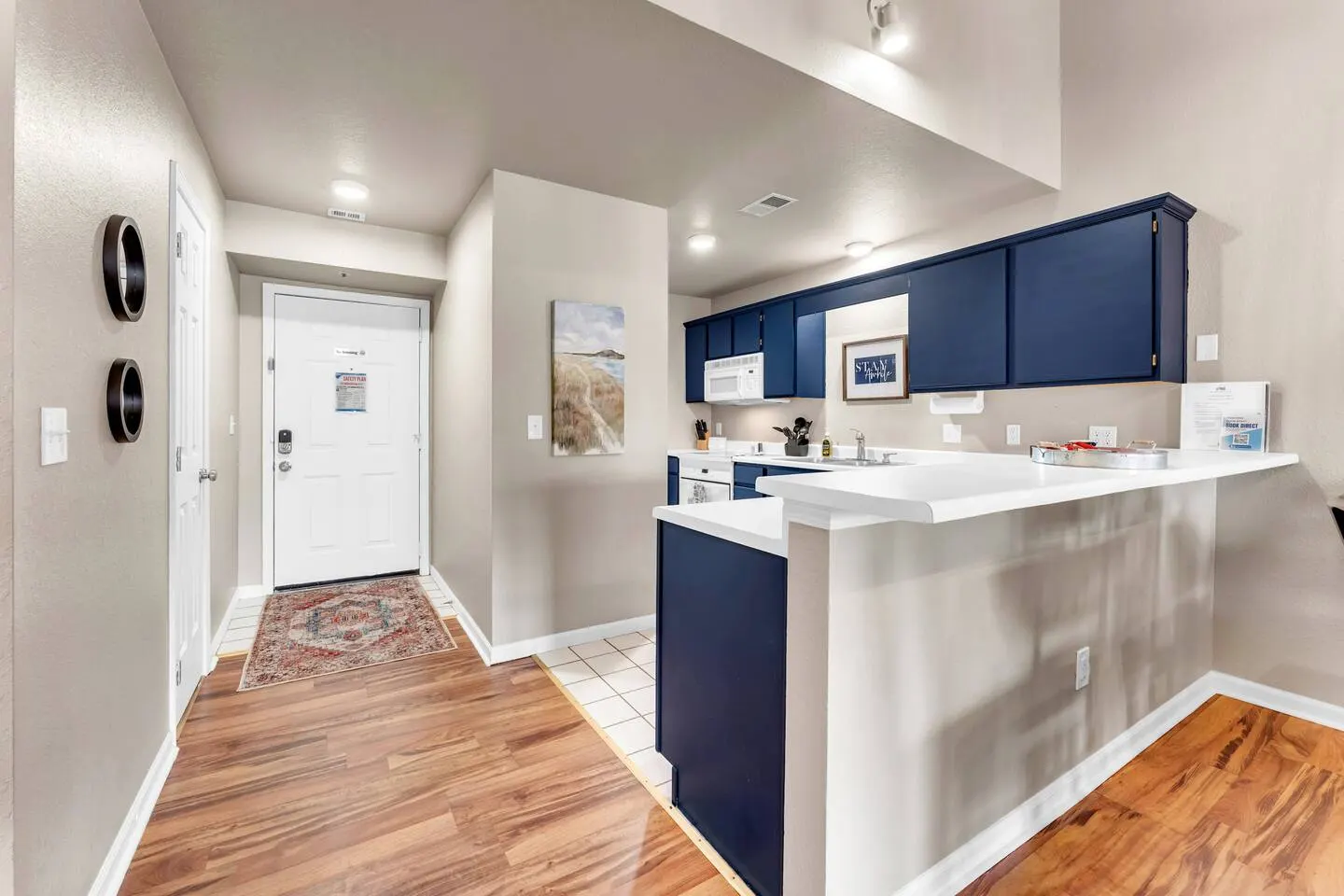 Indoor Pool/Hot tub, Pickleball, Golf and Lake! - Apartment 14