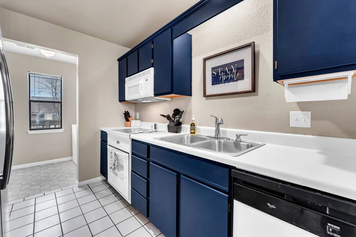 Indoor Pool/Hot tub, Pickleball, Golf and Lake! - Apartment 15