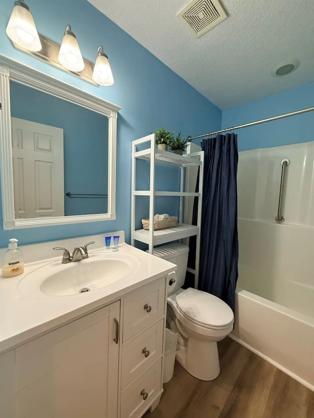 Short Walk to Beach Cozy Stay in Ocean Lakes 10