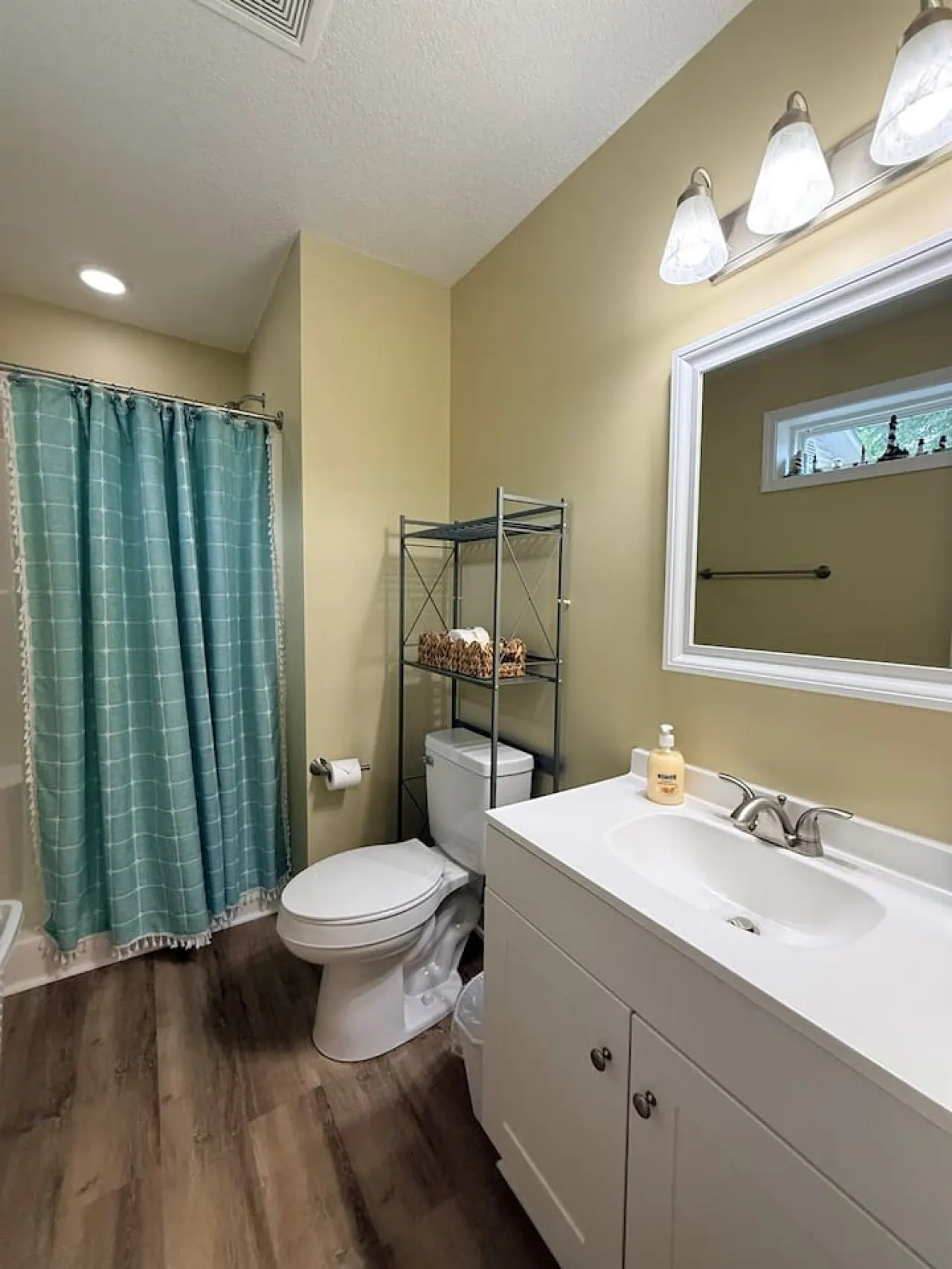 Short Walk to Beach Cozy Stay in Ocean Lakes 11