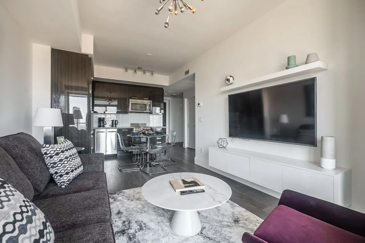 Modern 1BR Skyline Views Parking Sleeps 4 11