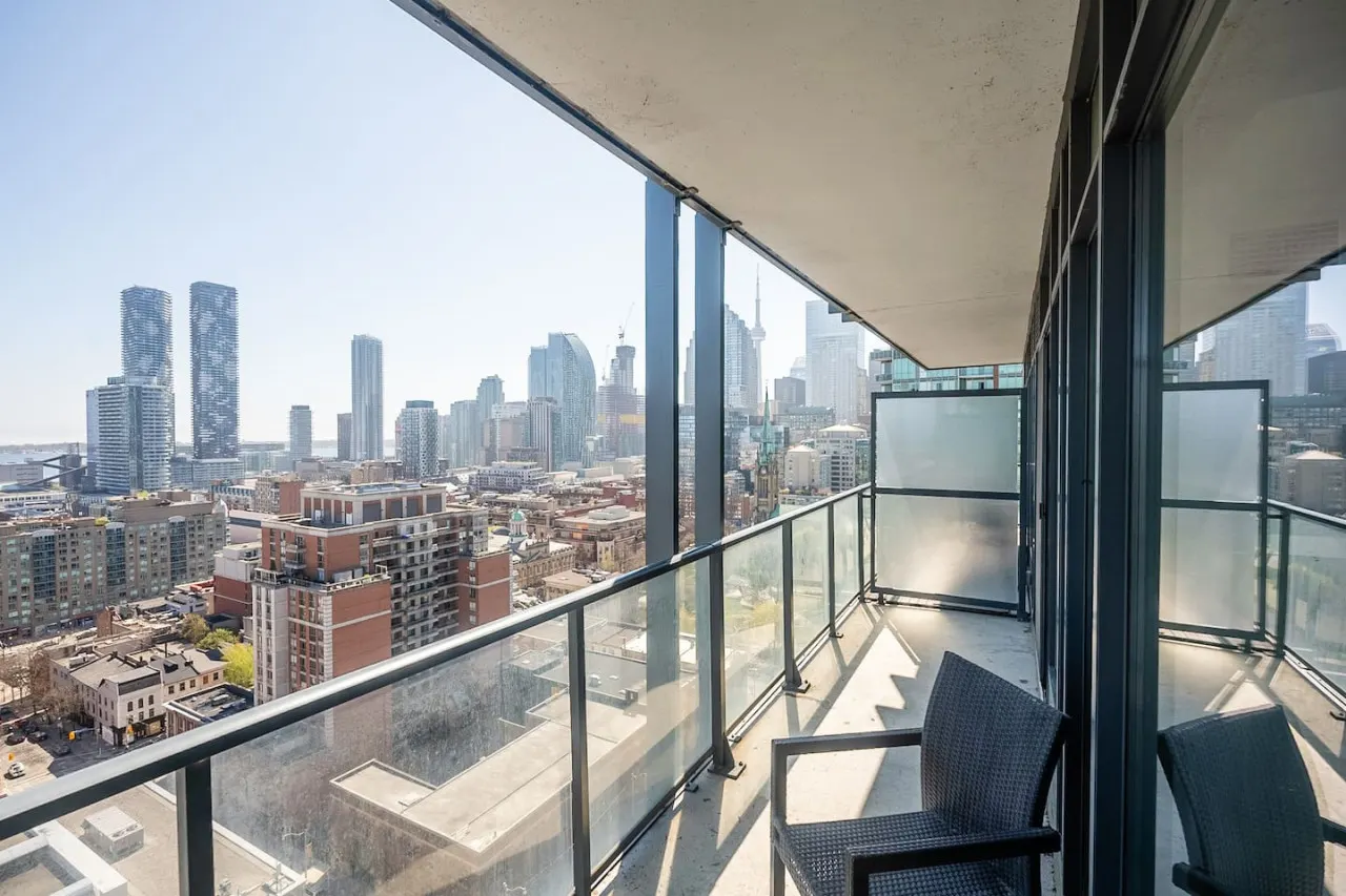 Modern 1BR Skyline Views Parking Sleeps 4 14