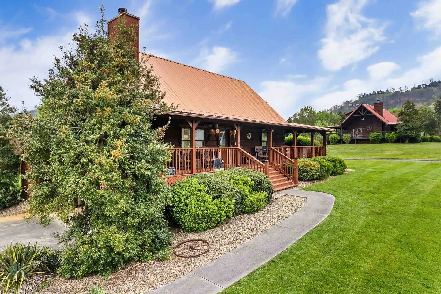 Autumn Rose: Best Darn Porch/Theater/Fire Pit/Pool 15