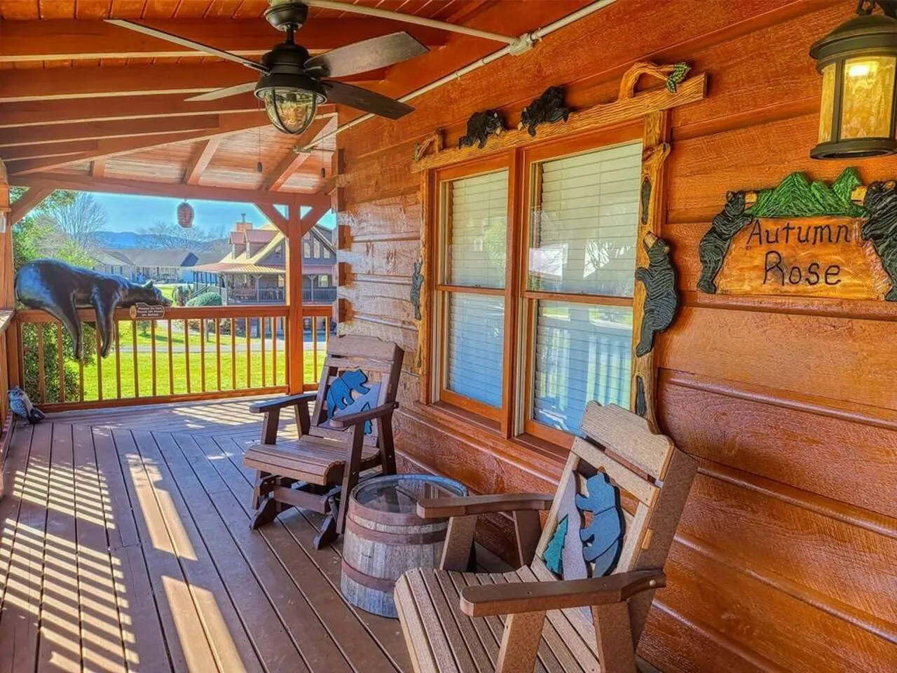 Autumn Rose: Best Darn Porch/Theater/Fire Pit/Pool 16