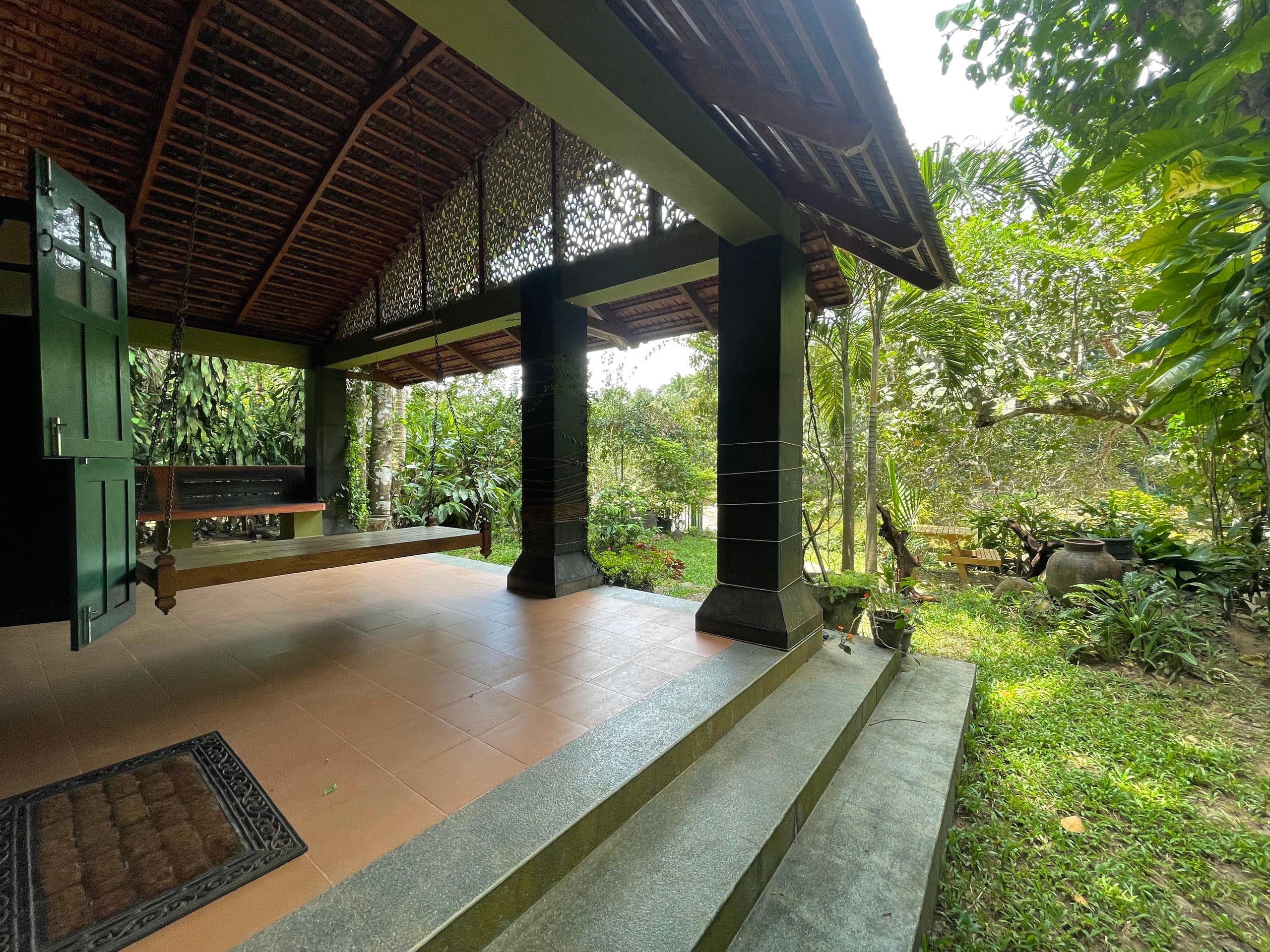 'Ritu'- Riverside Retreat 9