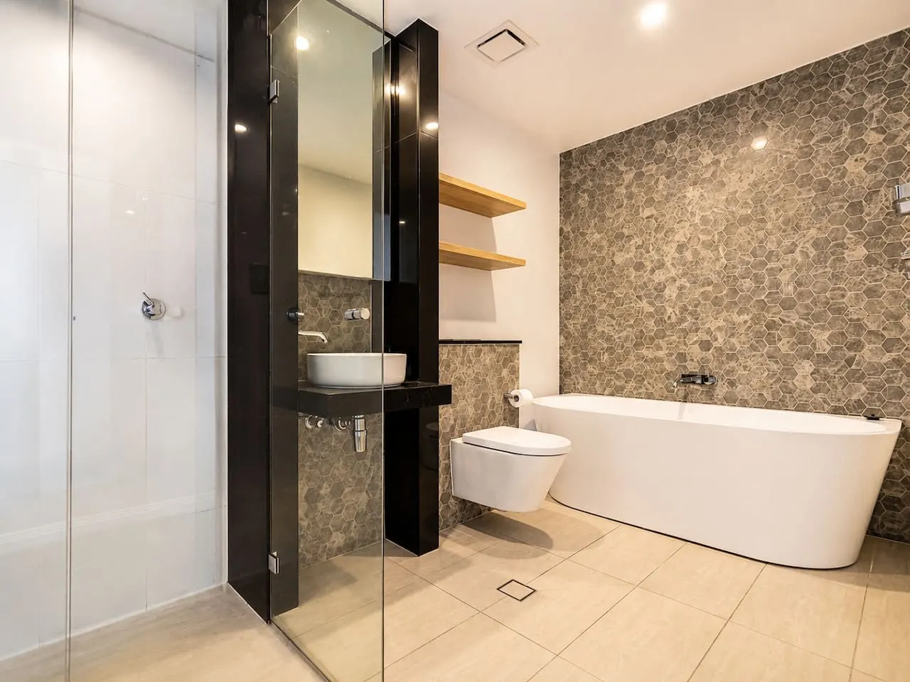 Central 3BR Olympic Park Apt with 2 Car Spaces 15
