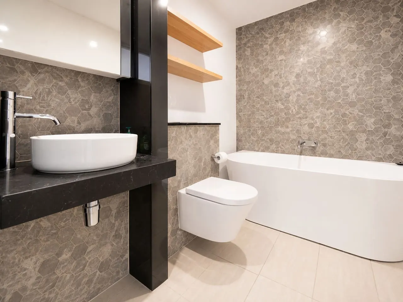 Central 3BR Olympic Park Apt with 2 Car Spaces 17