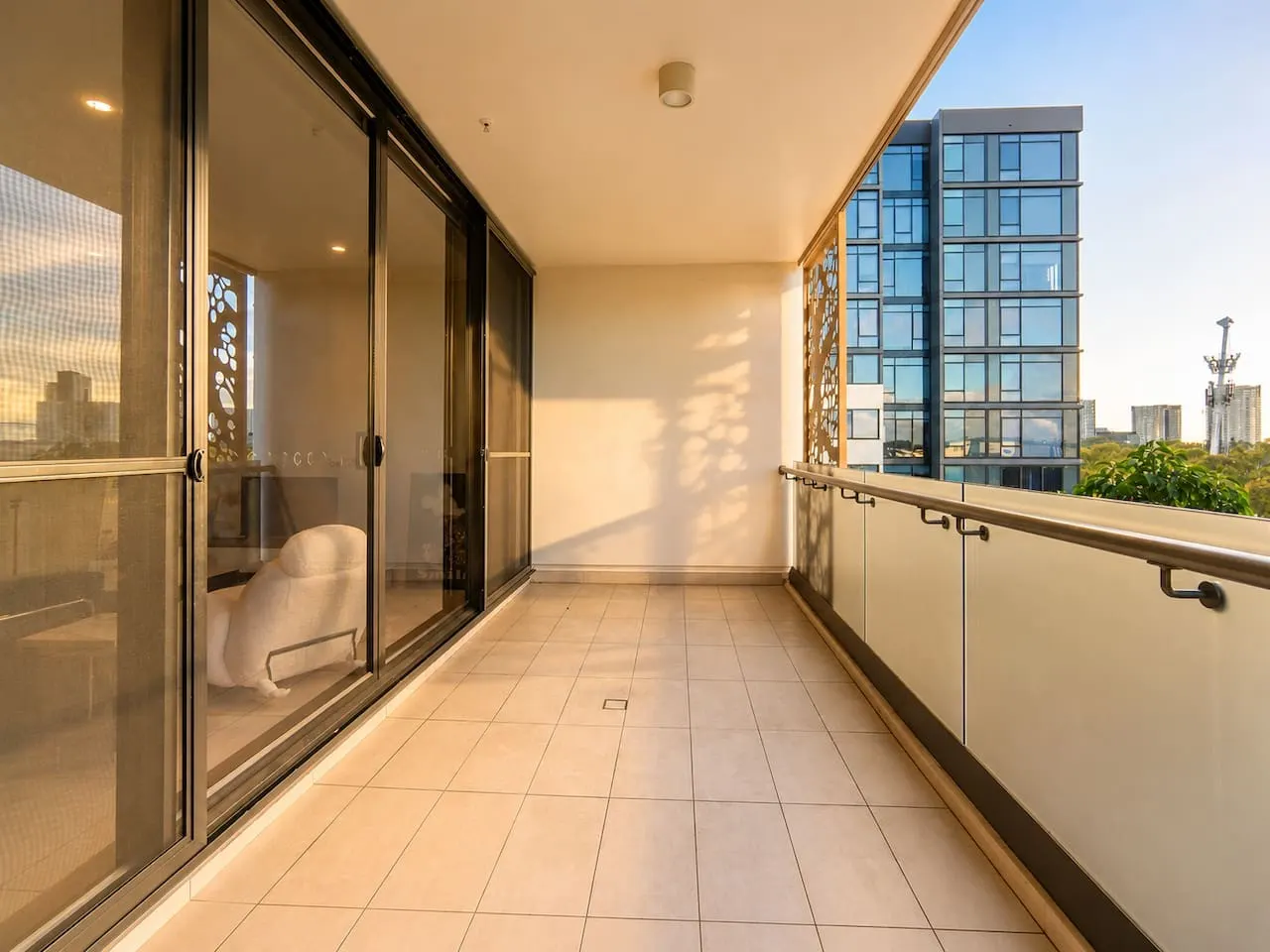 Central 3BR Olympic Park Apt with 2 Car Spaces 8