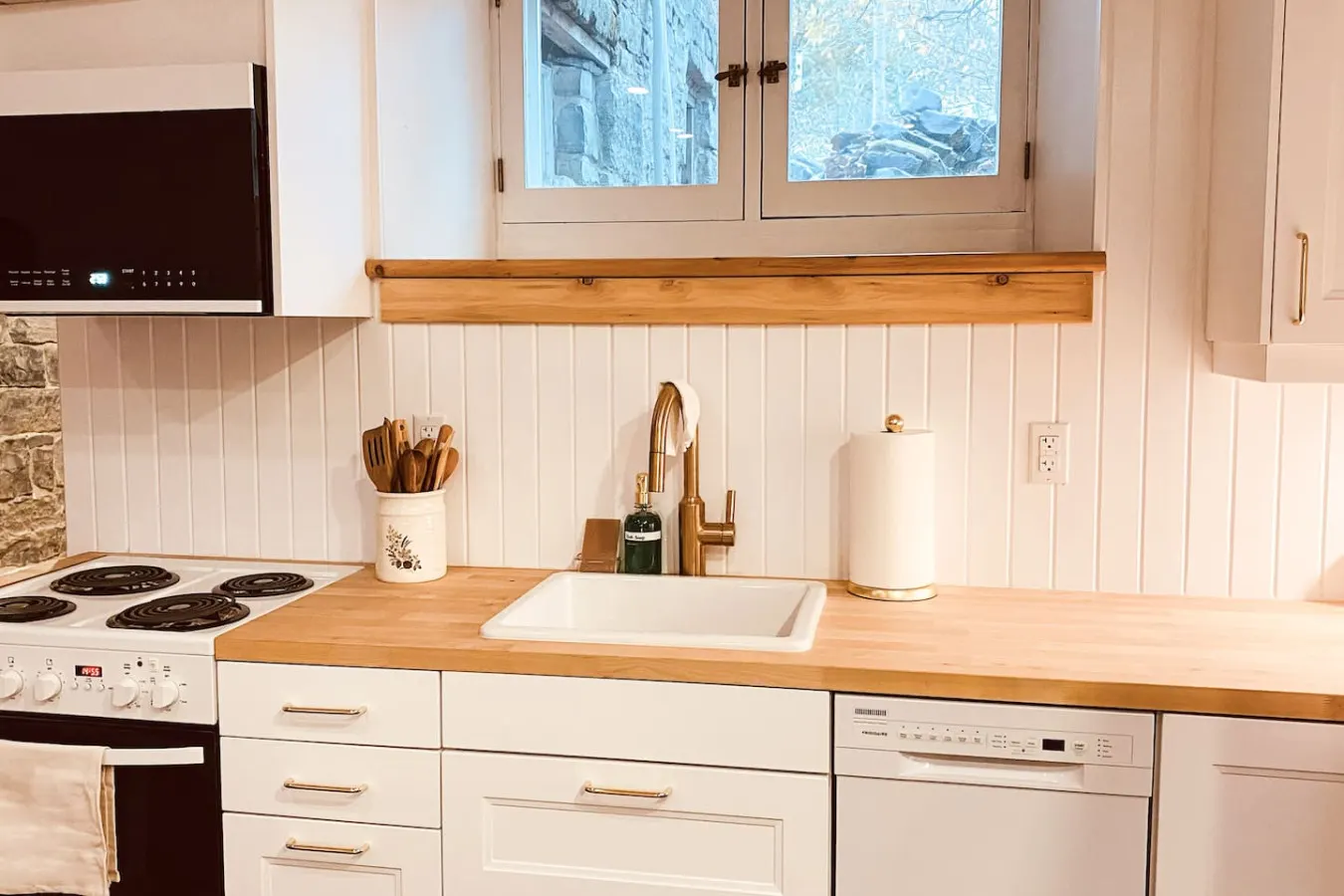 Historic Downtown Hideaway 14