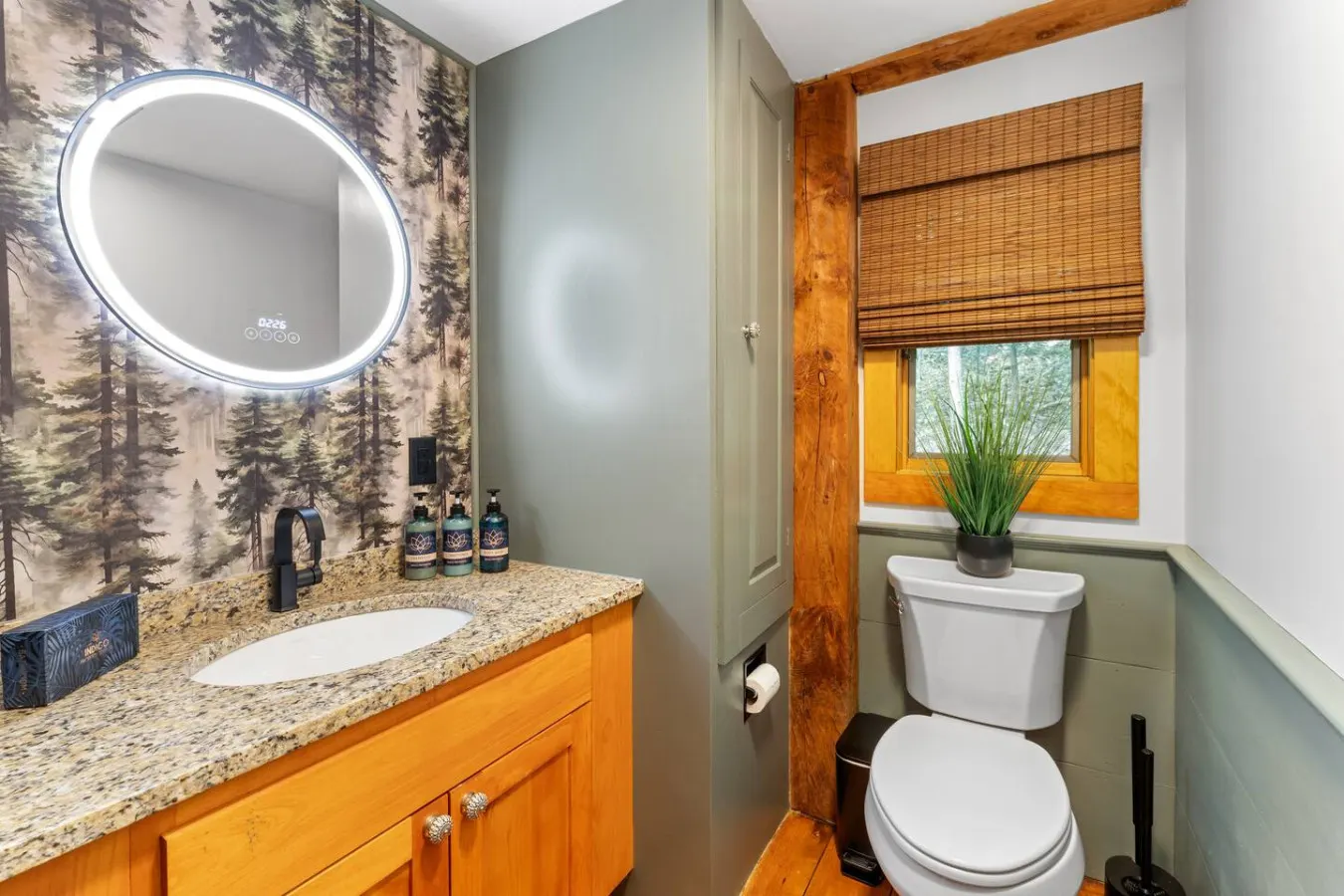Artisan Timber Retreat w/ Unique Touches Hot tub 14