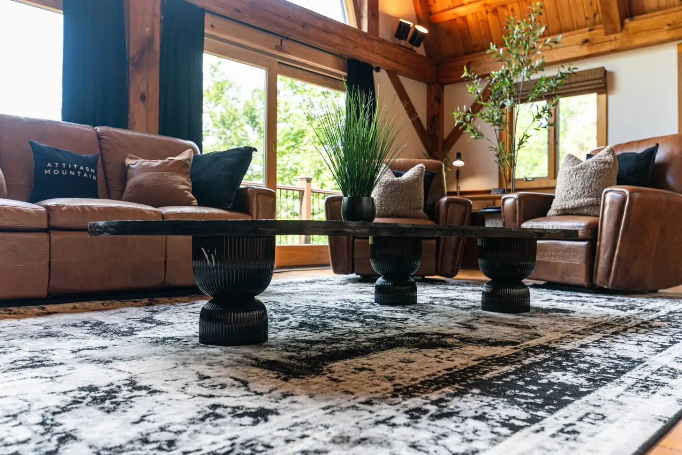Artisan Timber Retreat w/ Unique Touches Hot tub 18