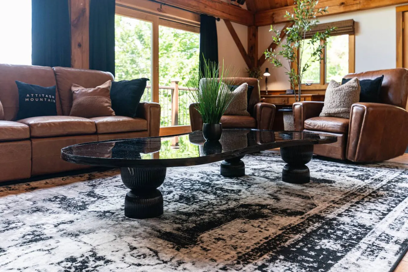 Artisan Timber Retreat w/ Unique Touches Hot tub 19