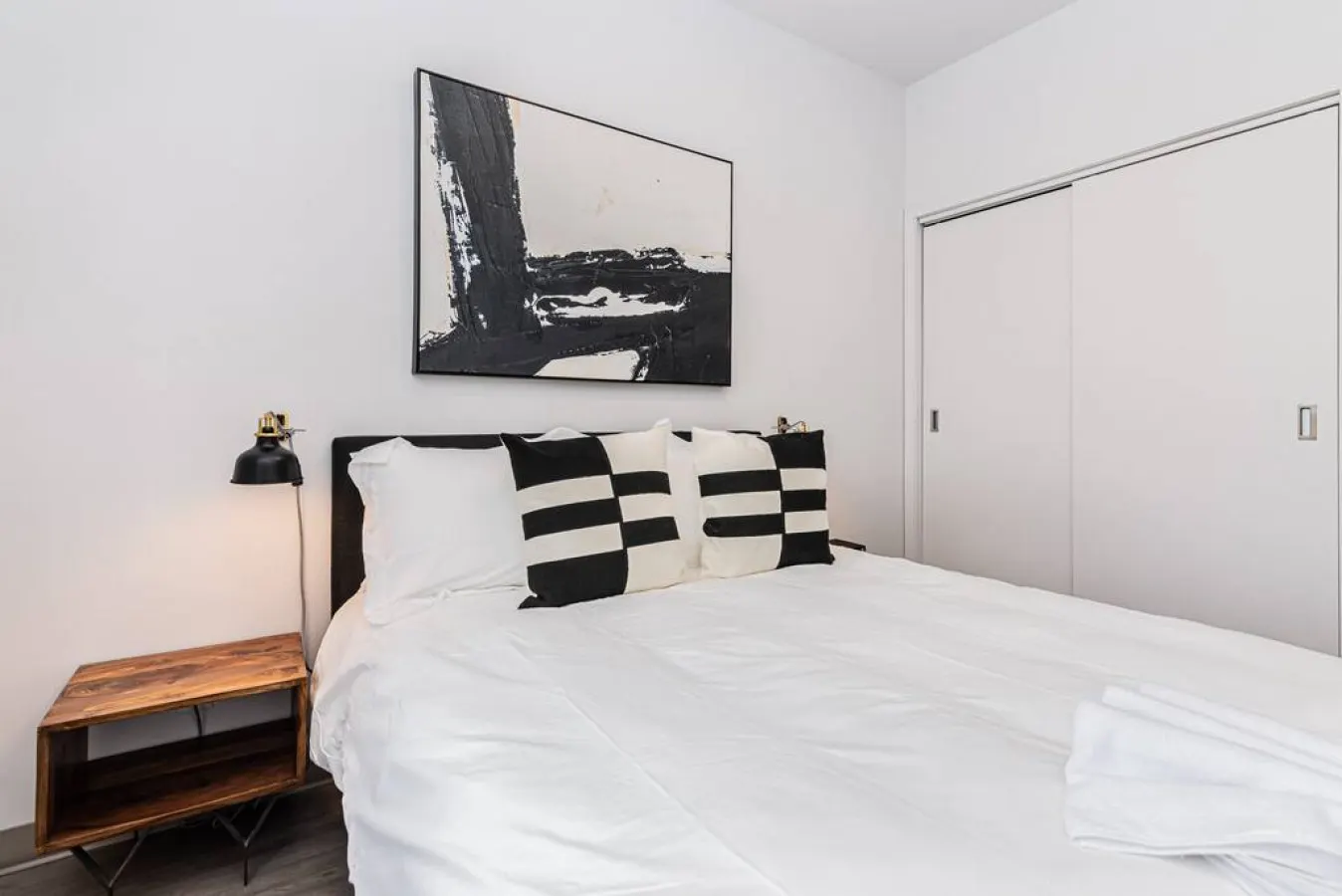 Plateau - Stylish & Fun 1 Bedroom Apartment in Le Plateau - Unit 10 14