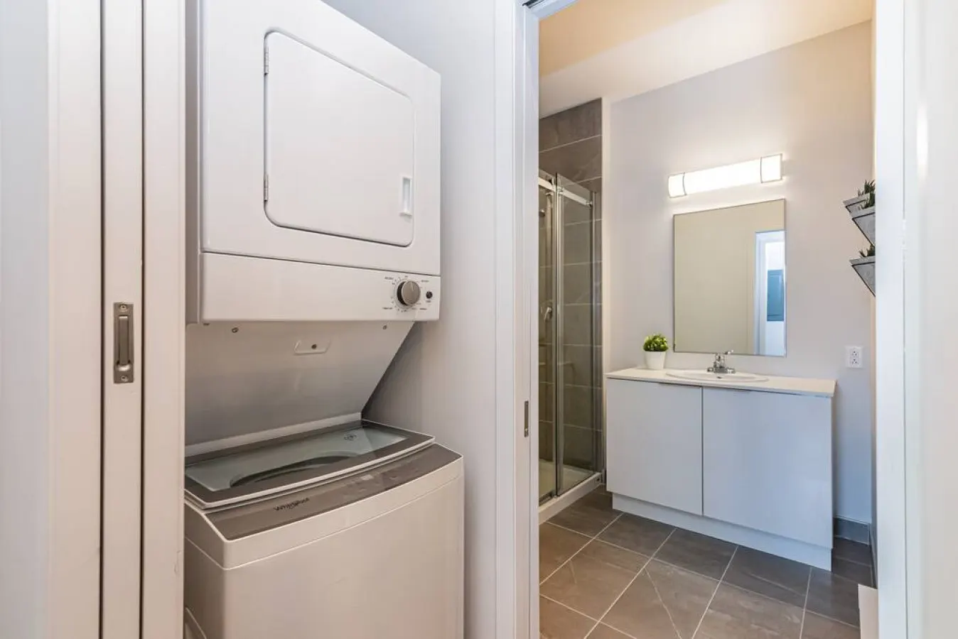 Plateau - Stylish & Fun 1 Bedroom Apartment in Le Plateau - Unit 10 17