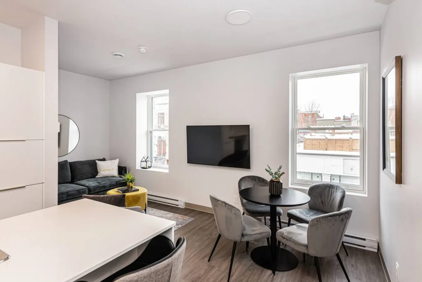 Plateau - Stylish & Fun 1 Bedroom Apartment in Le Plateau - Unit 10 4