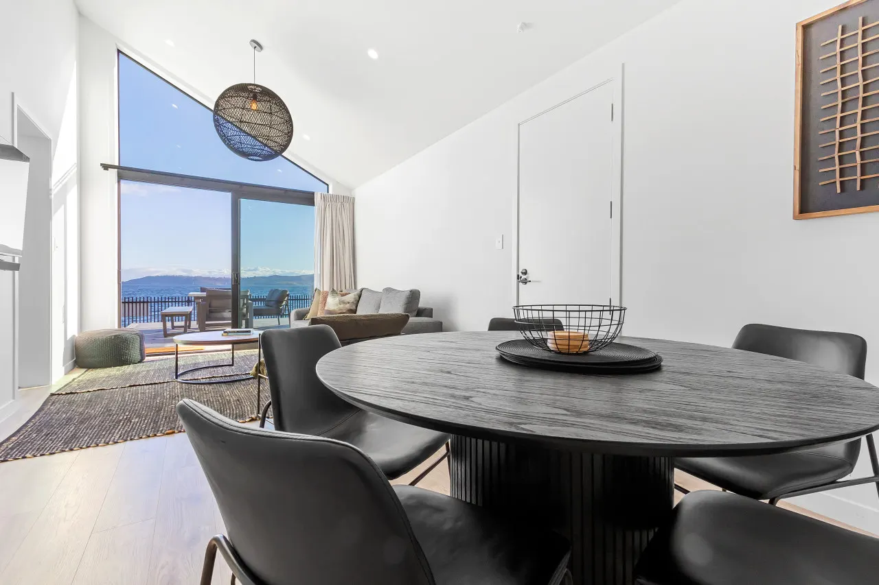 Roam Taupo Lake Front Unit 1 - Spa Pool 17