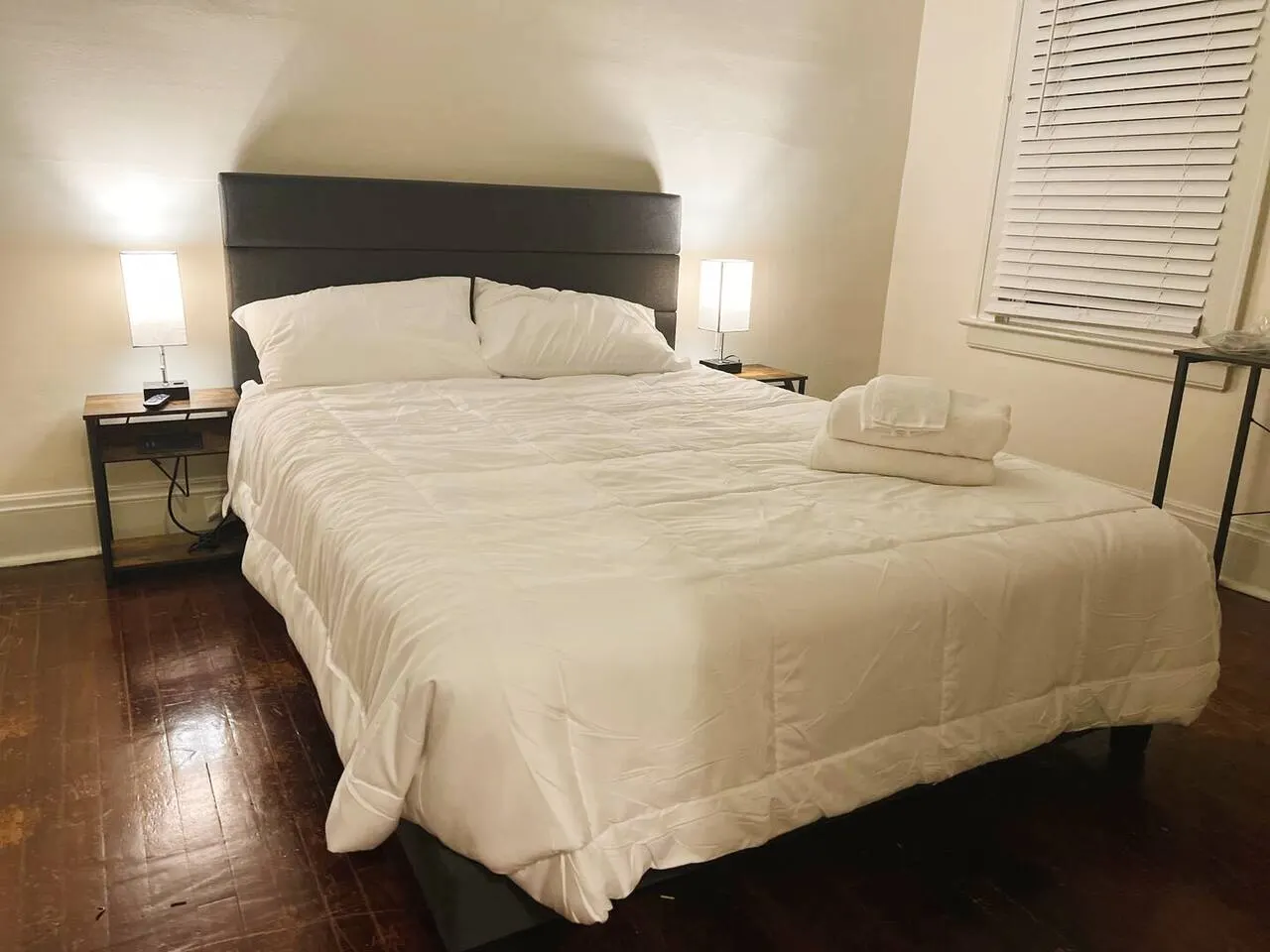 Spotless & Quiet Stay with Comfy Bed 2nd floor 2