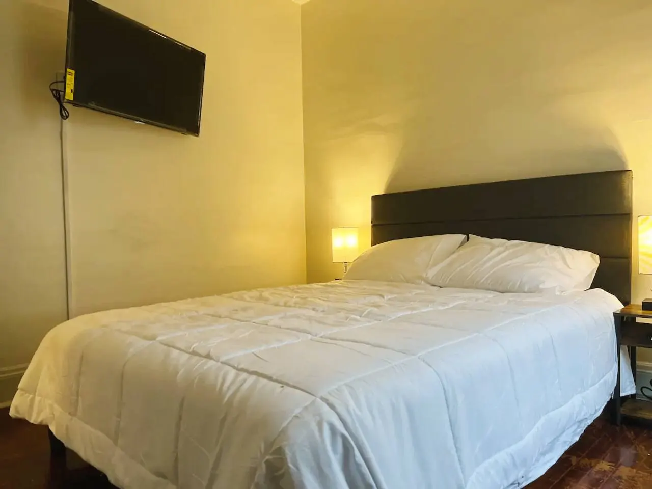 Spotless & Quiet Stay with Comfy Bed 2nd floor 4
