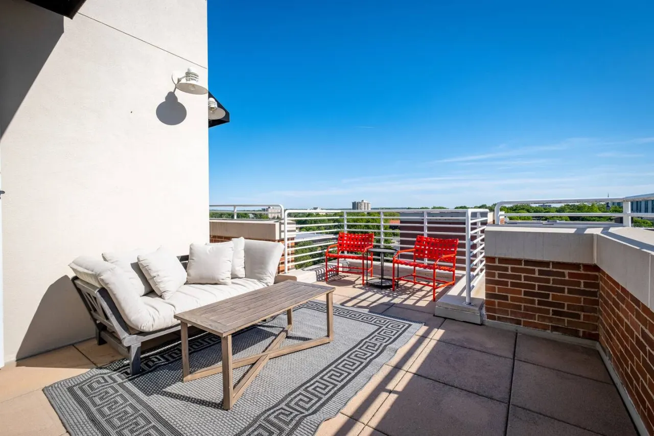 Luxury at River Market 13