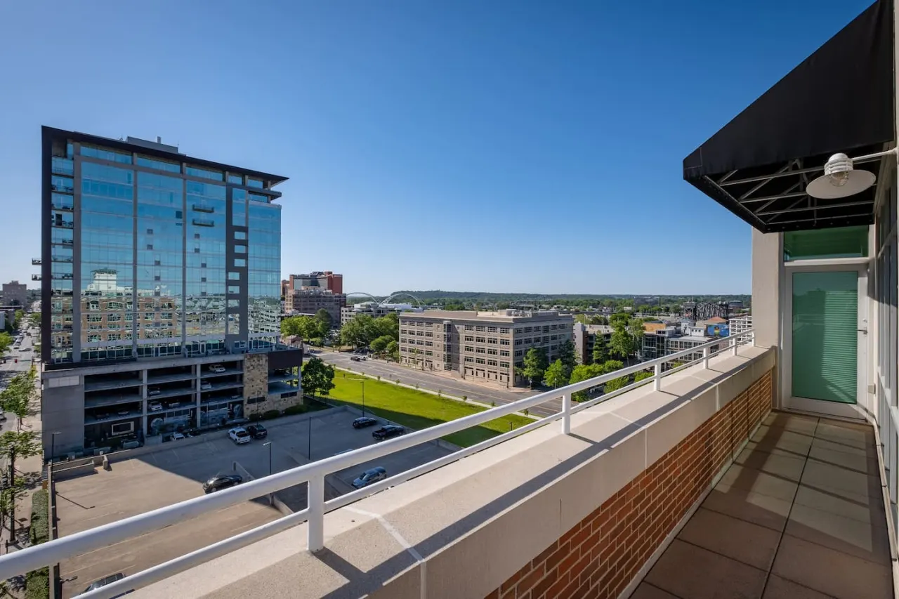 Luxury at River Market 17