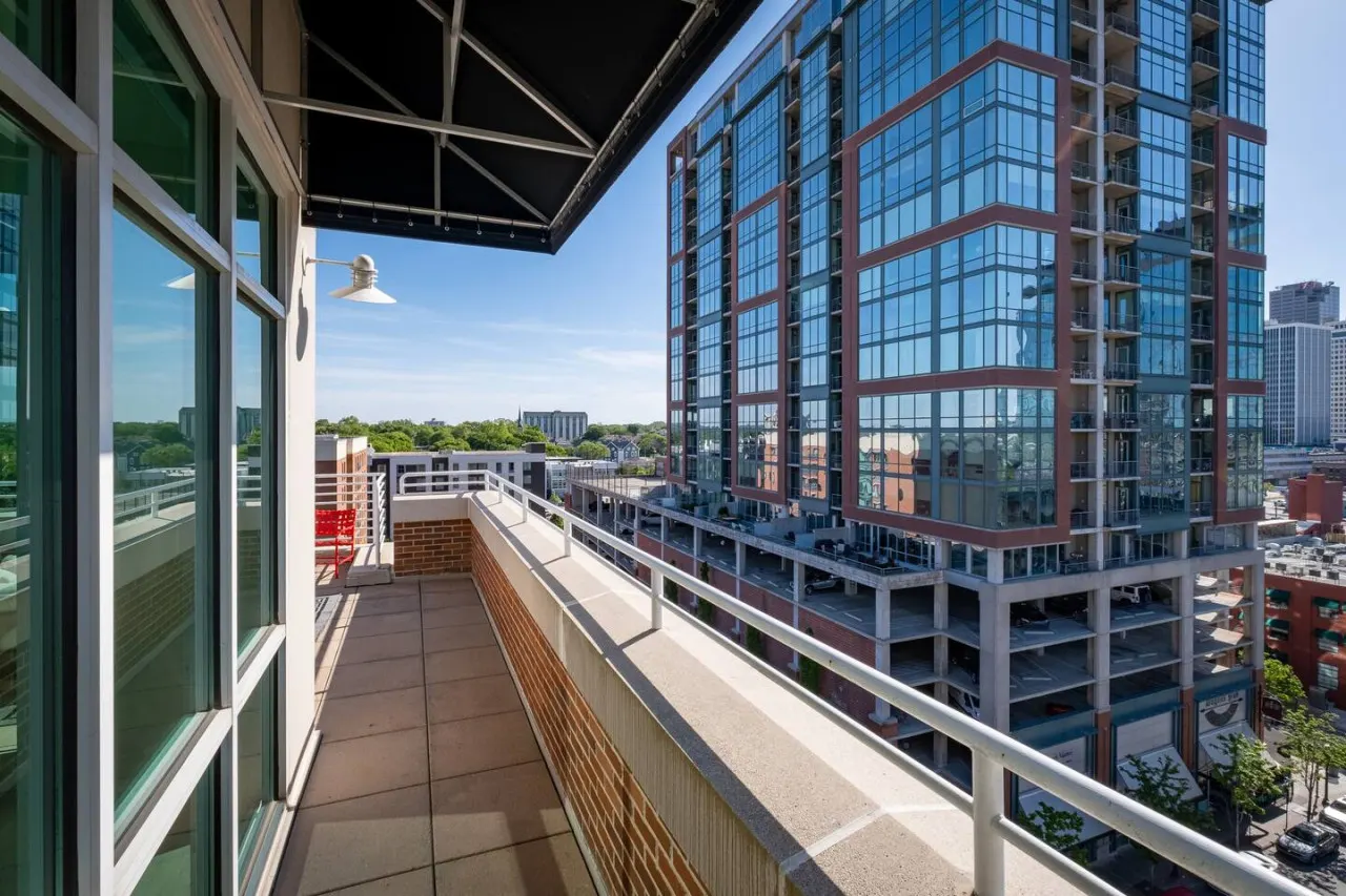 Luxury at River Market 18
