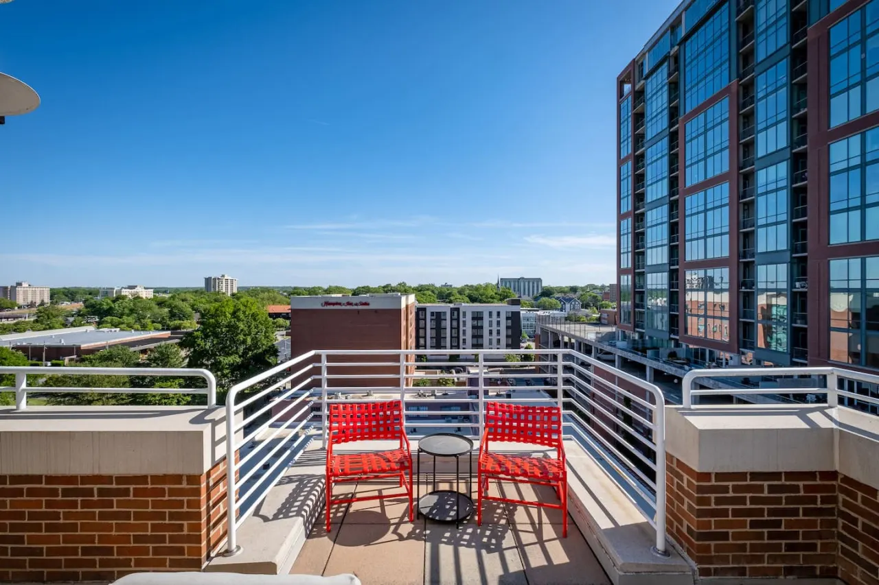 Luxury at River Market 19