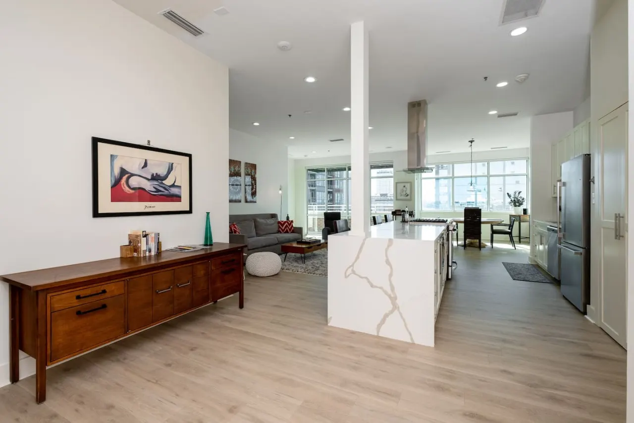 Luxury at River Market 4