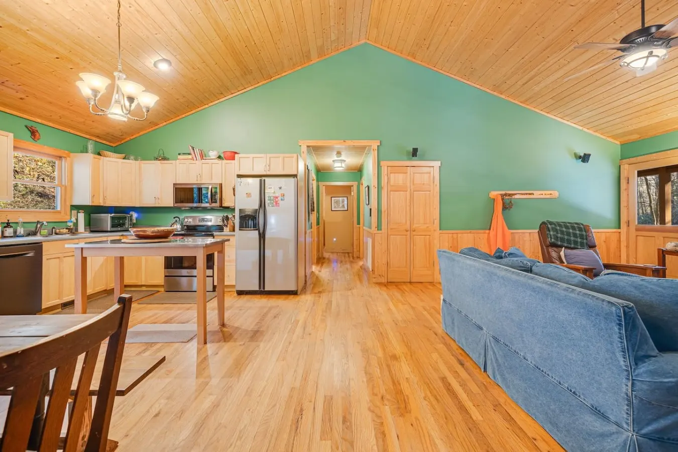 Peaceful Nature Retreat on 66 Acres Pond, Trails 10