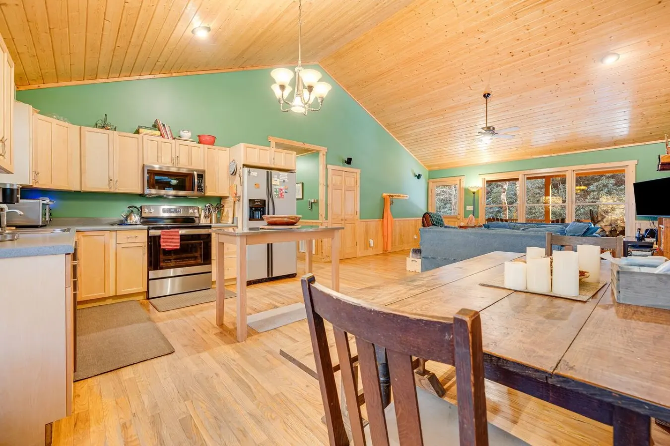 Peaceful Nature Retreat on 66 Acres Pond, Trails 13