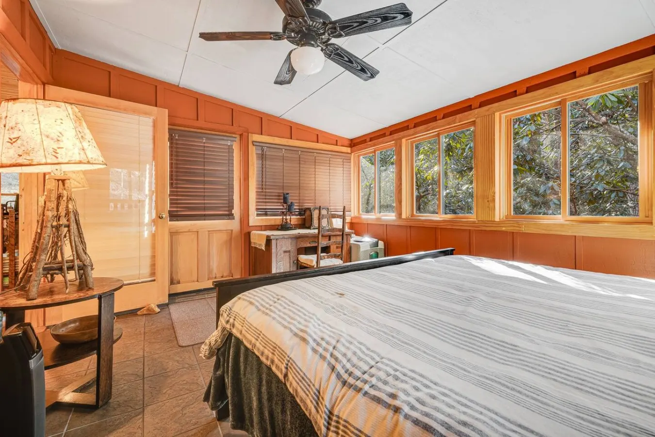 Peaceful Nature Retreat on 66 Acres Pond, Trails 18