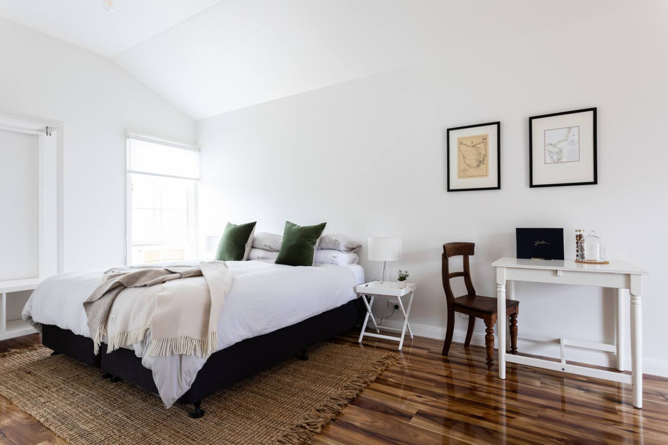 King Bed Studio | Heart of Richmond — photo 3