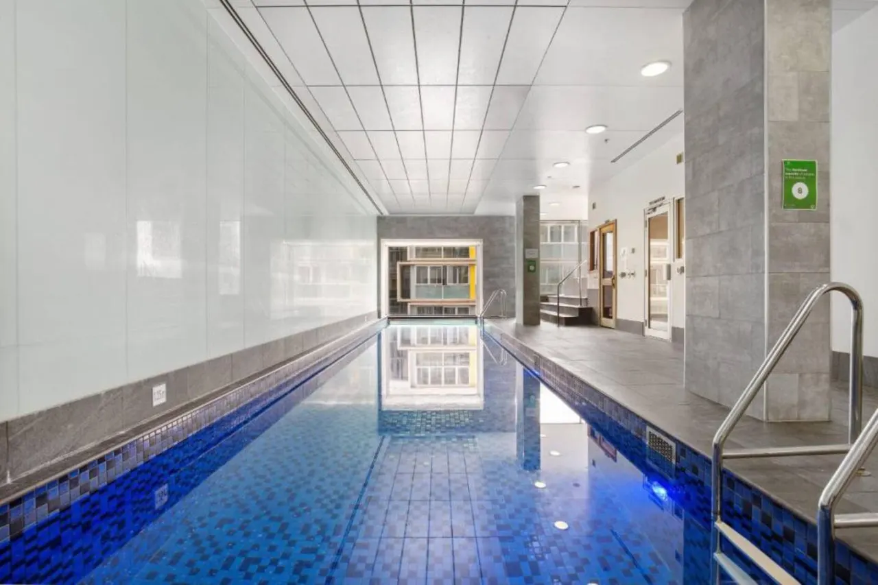 Cityscape on Morphett - Central CBD Stay with Pool — photo 5